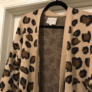 Super on trend leopard cardigan! Size S/M.